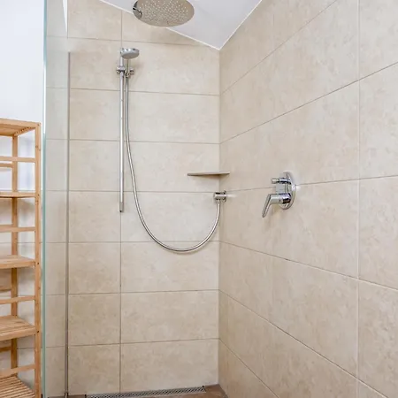 Linden Platzl إتيير